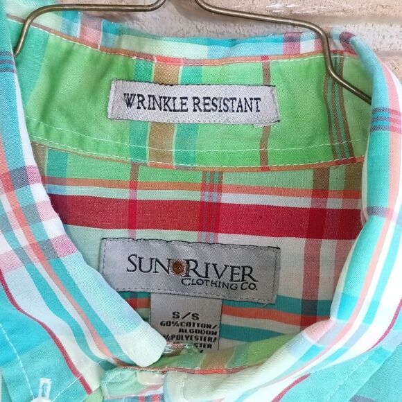 Sun River button down, plaid shirt w pocket. Short sleeve - Picture 4 of 6